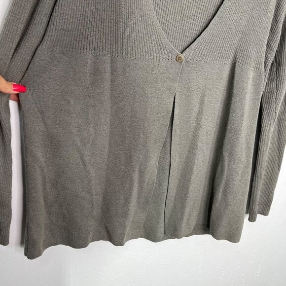 Eileen Fisher Gray 100% Wool one Button Cardigan Sweater Size M - Picture 3 of 6